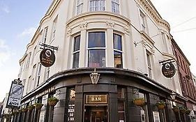 The Dickens Bar&Inn